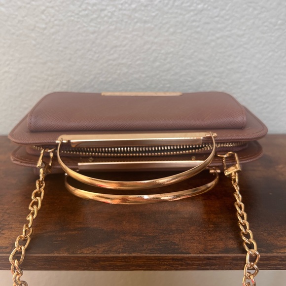 Chic Mauve-y brown wallet with chain strap. - Picture 6 of 9